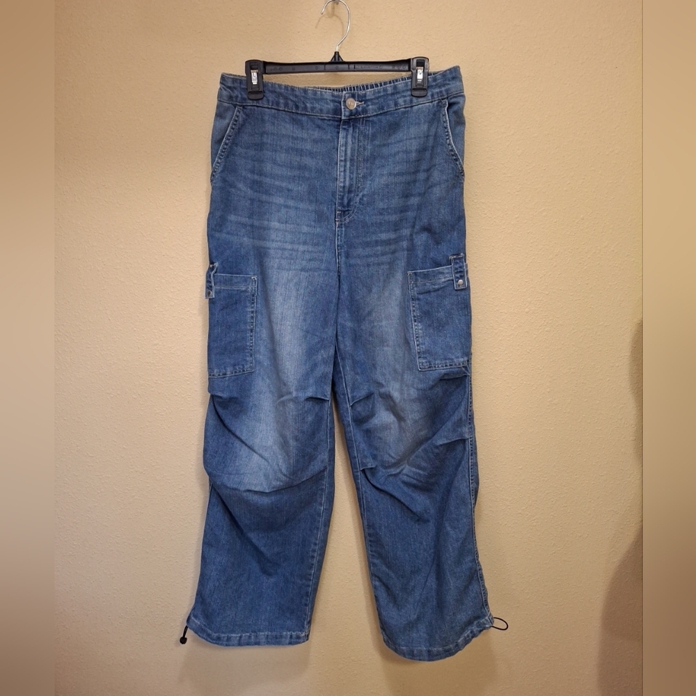 H&M Divided Wide Leg Cargo Jeans Size Medium